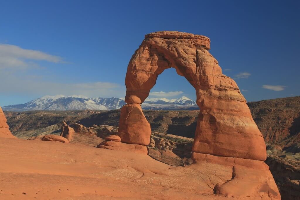 Delicate Arch on clear day blue sky