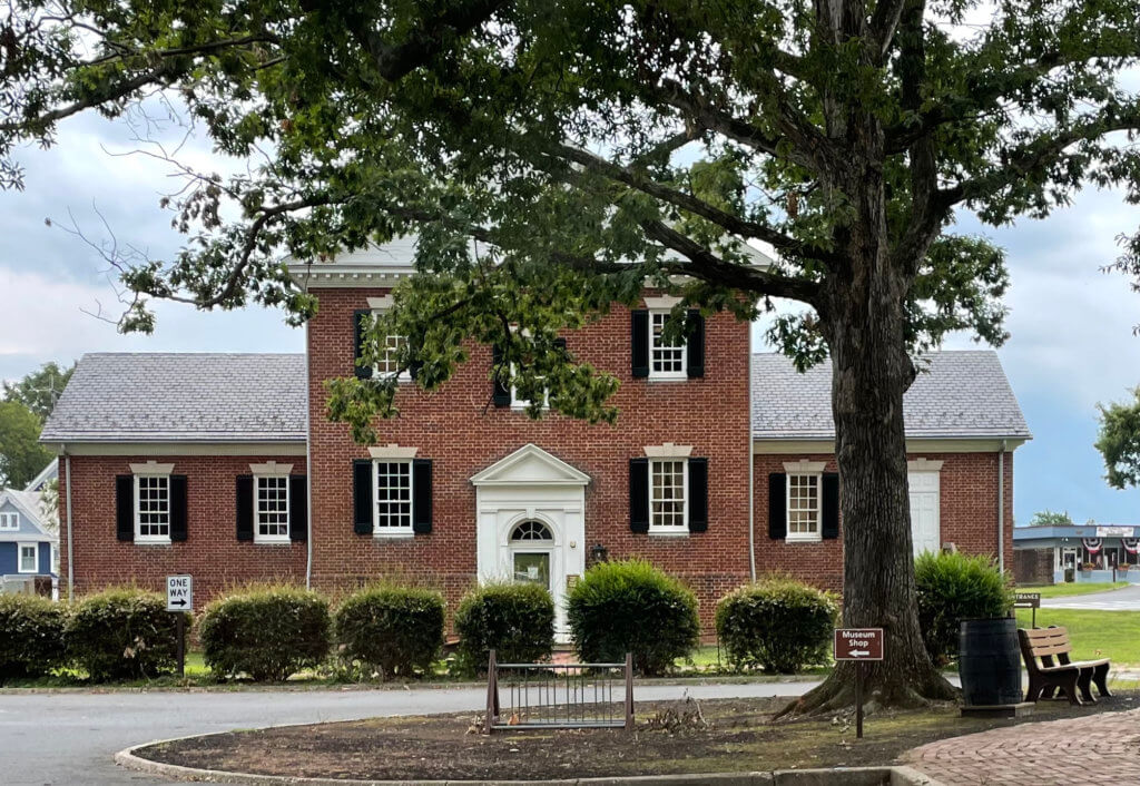 Visit to Fredericksburg National Military Park 8 Fredericksburg National Battlefield Visitor Center brick two story Building which is par of Fredericksburg National Military Park