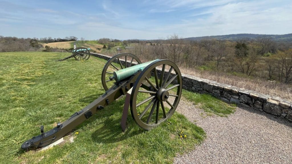 Cannons on driving tour of Antietam National Battlefield